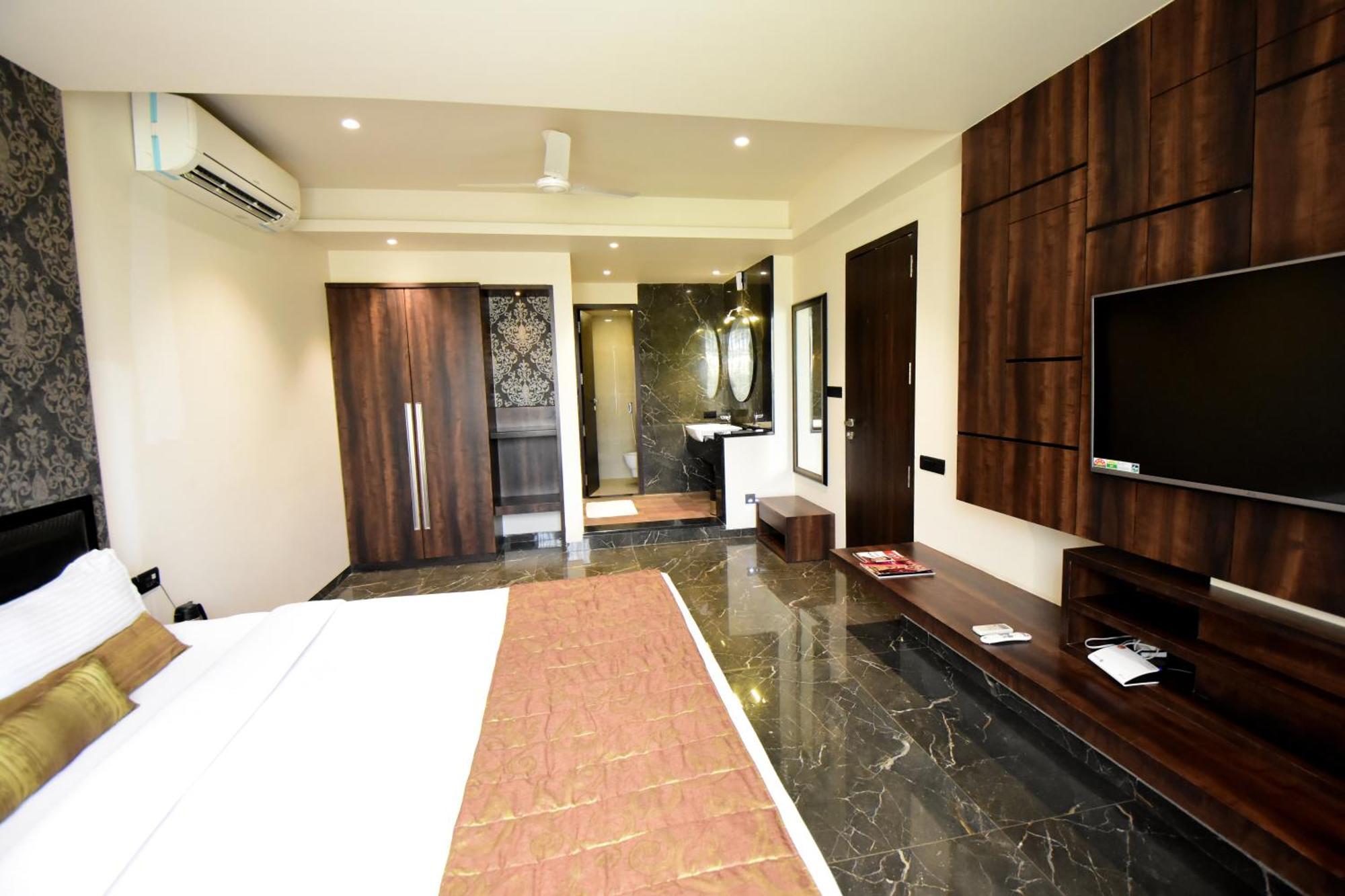 Sentosa Resorts & Water Park Chinchvad Extérieur photo