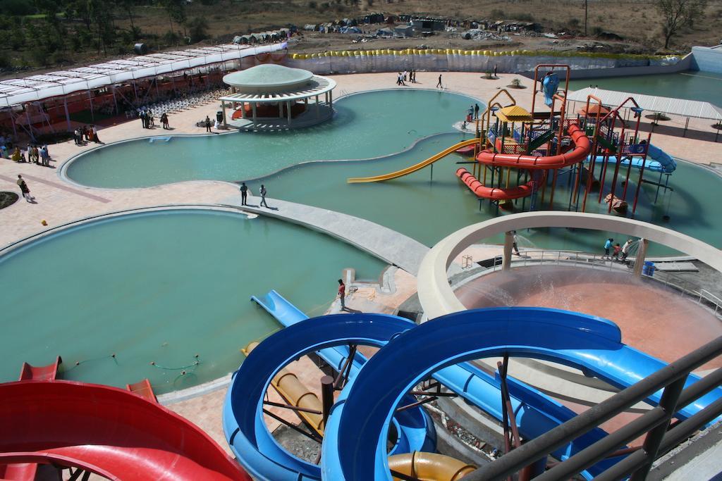 Sentosa Resorts & Water Park Chinchvad Extérieur photo