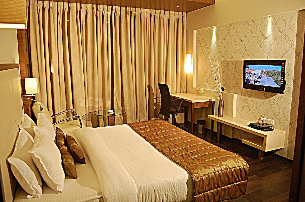 Sentosa Resorts & Water Park Chinchvad Chambre photo